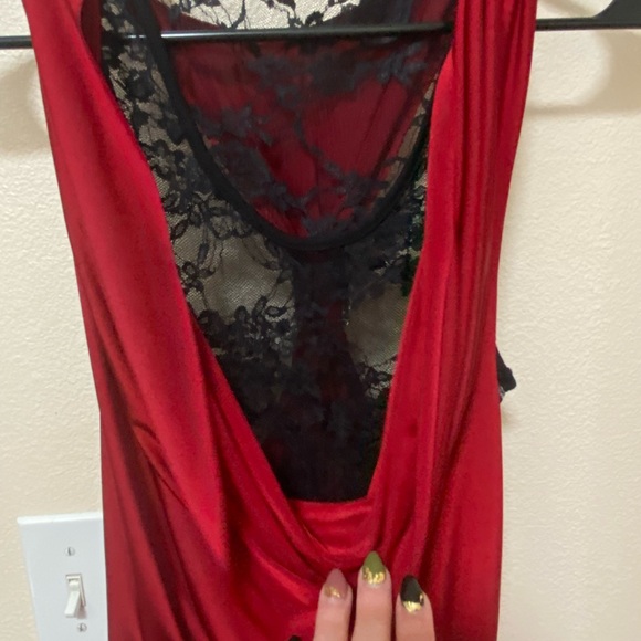 Red party dress - Picture 7 of 10